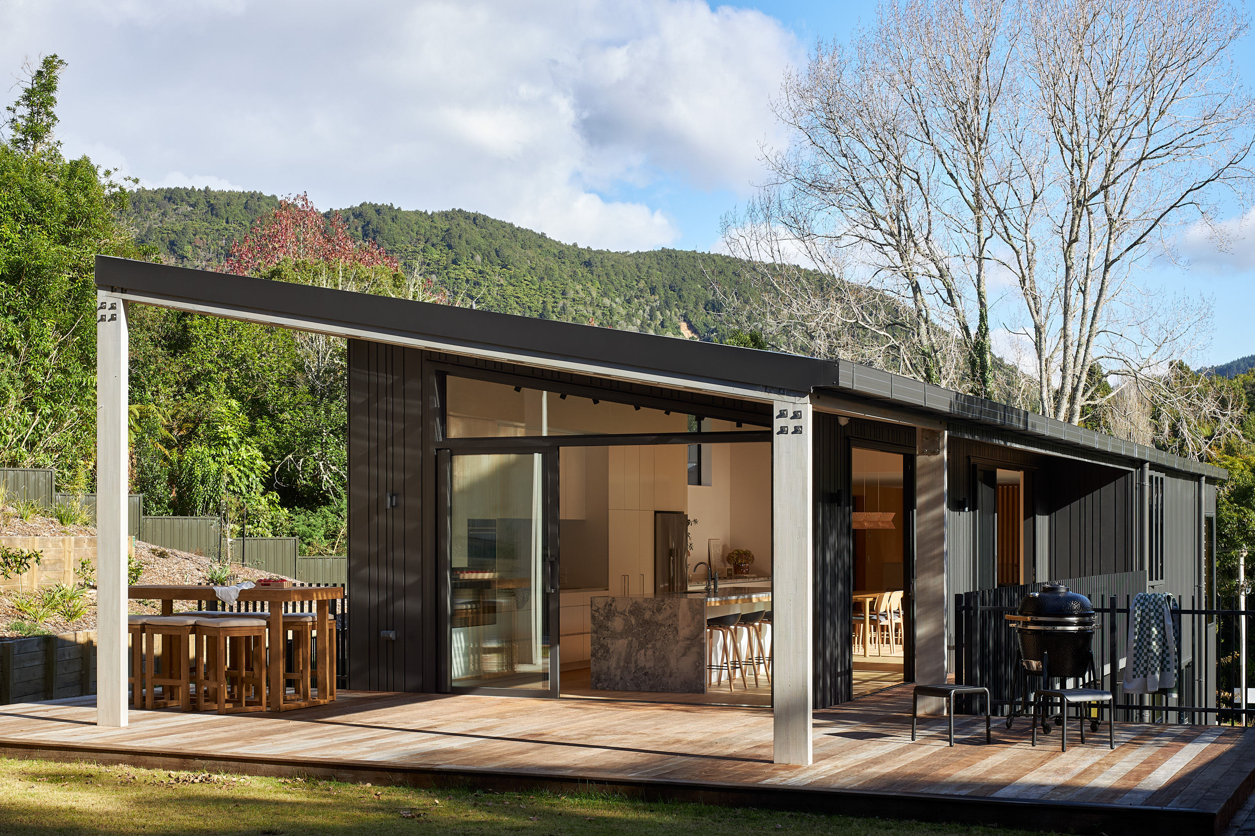 New Lake house by Rogan Nash Architects