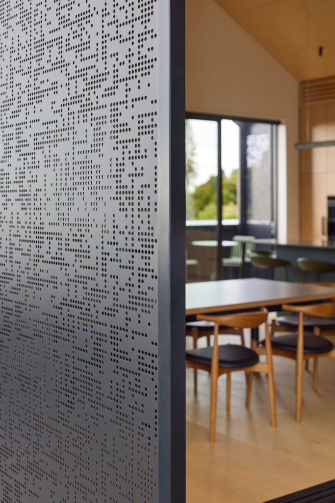 Rogan Nash Architects Waiheke house view of screen