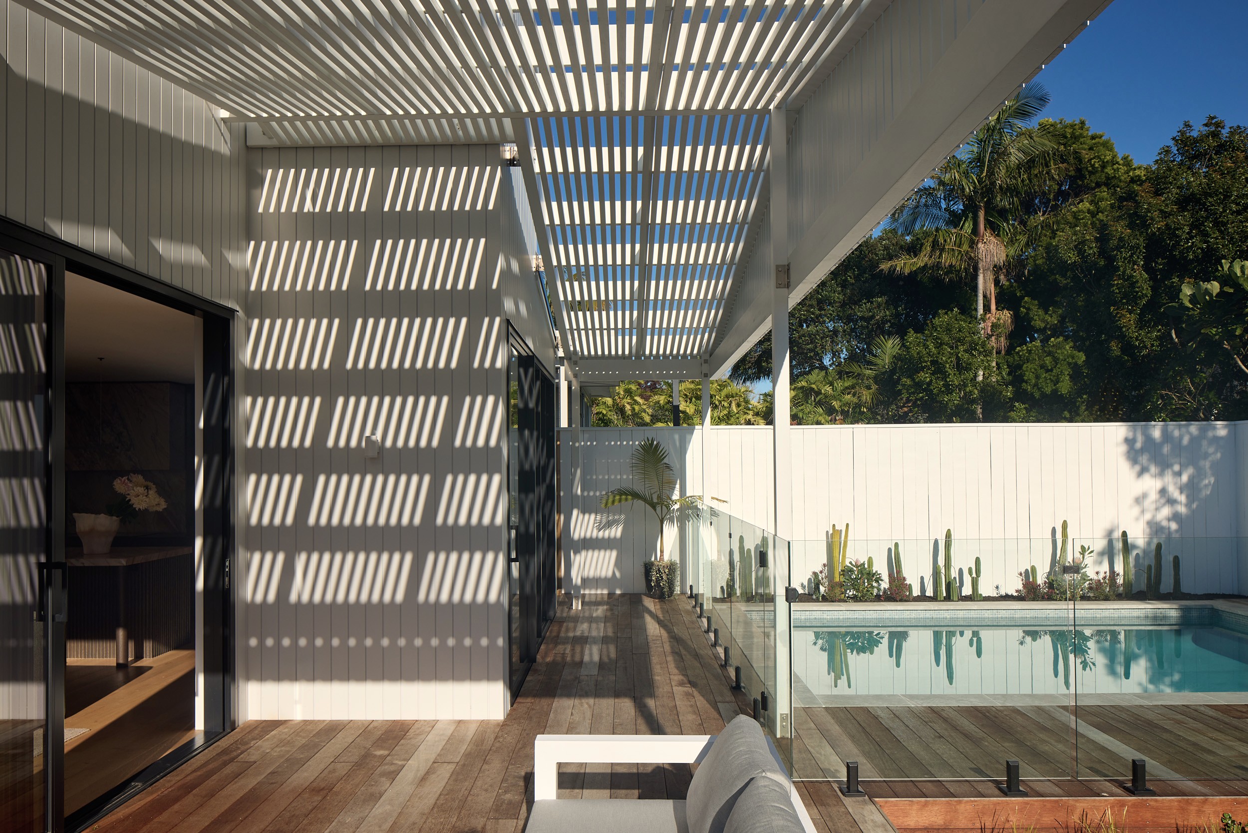 bungalow renovation outdoors.014