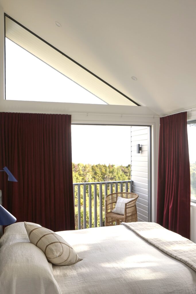 Waipu bedroom view to ocean